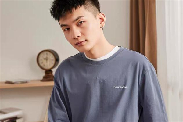 德绒打底衫什么颜色百搭,女式黑色打底衫 德绒打底衫什么颜色百搭,女式黑色打底衫