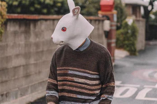 条纹毛衣的颜色搭配,条纹毛衣和纯色毛衣哪个好看