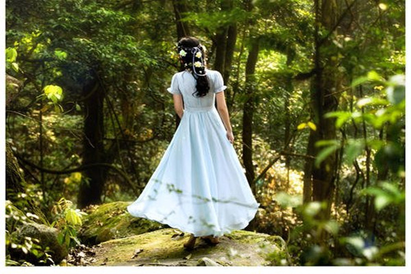 短裙长度该怎么选,长裙和短裙哪个好看