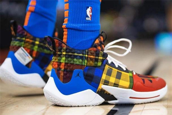 威少3鞋垫都是粘在一起的吗,威少3鞋垫拿出有影响吗