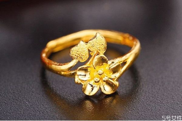 结婚钻戒哪个牌子的好,求婚钻戒什么品牌好