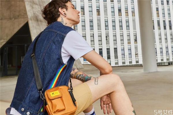春天背什么颜色的包包,冬天背什么颜色包包好看