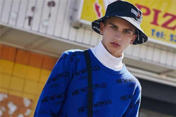 男生冬天戴帽子搭配,男生戴帽子怎么搭配衣服好看