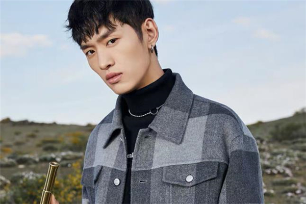 格纹外套如何搭配图片,短款格子外套怎么搭配