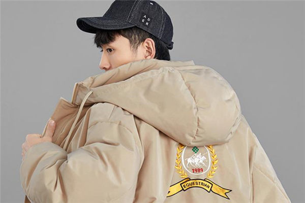 卡尔美棉服,celine棉服