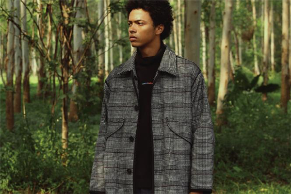 高领子打底衫怎么搭配,打底衫高领口高怎么搭配外套