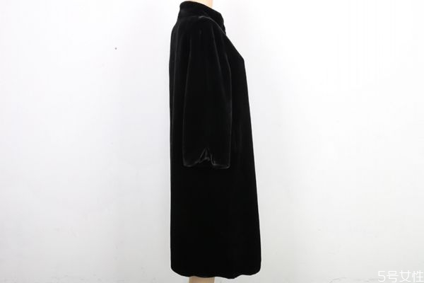 怎么辨别是不是真兔毛皮草,怎么鉴别獭兔毛皮草好坏