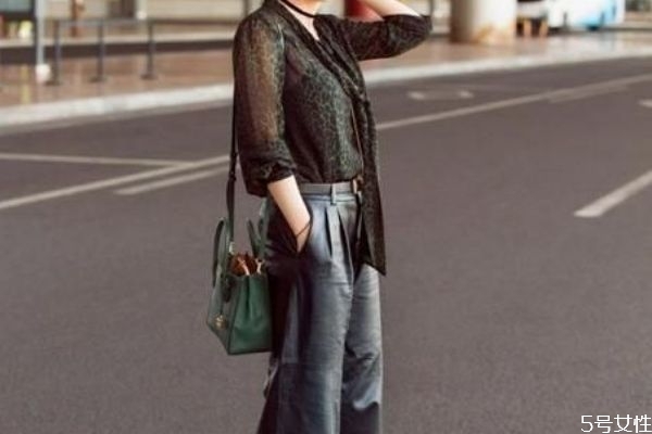 皮裤搭什么上衣好看,皮裤搭配什么上衣图片 皮裤搭什么上衣好看,皮裤搭配什么上衣图片