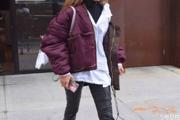 皮裤发霉怎么清洗,裤子发霉了怎么洗掉