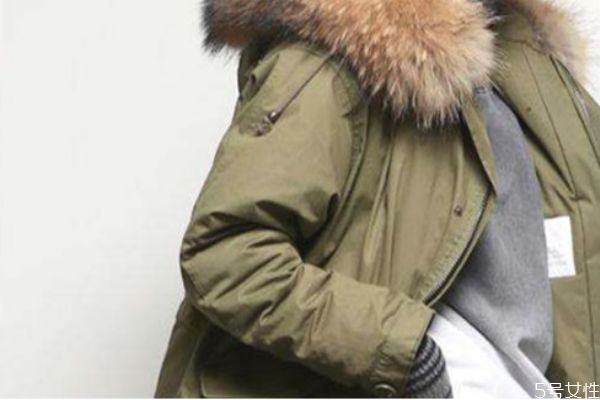 为什么派克服袖子都是棉的,派克服袖子薄