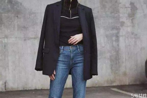 西装为什么要加肩垫,西装有垫肩吗 西装为什么要加肩垫,西装有垫肩吗