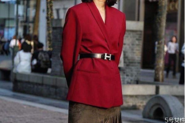 小西装适合什么年龄穿女,西装外套适合什么年龄