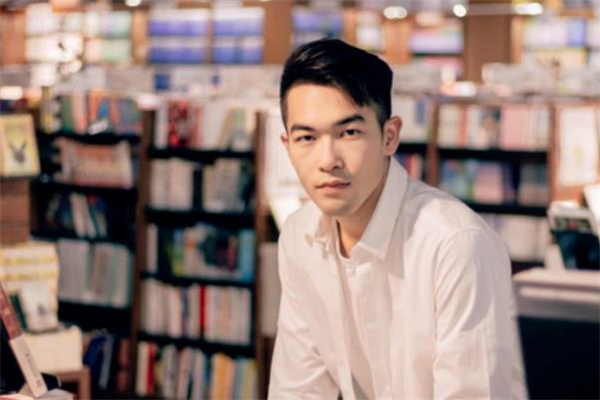 配色简单的少女画,配色简单的简图