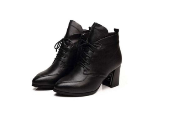 冬靴发霉了怎么办,靴子放了一冬天发霉怎么办