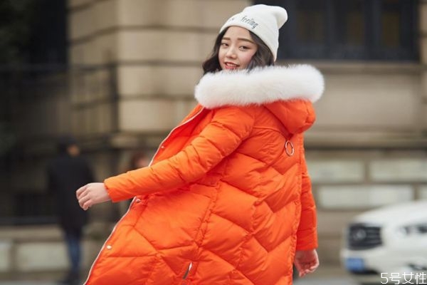 冬天羽绒服怎样穿显气质,什么样的羽绒服显瘦