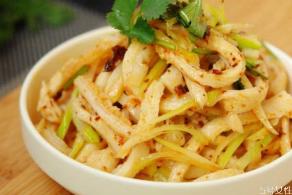 新鲜牛百叶怎么处理吃起来脆,牛百叶怎么处理才能嫩,脆