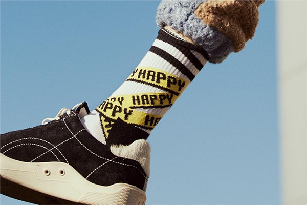 袜子带字母,袜子带字母是什么牌子 袜子带字母,袜子带字母是什么牌子