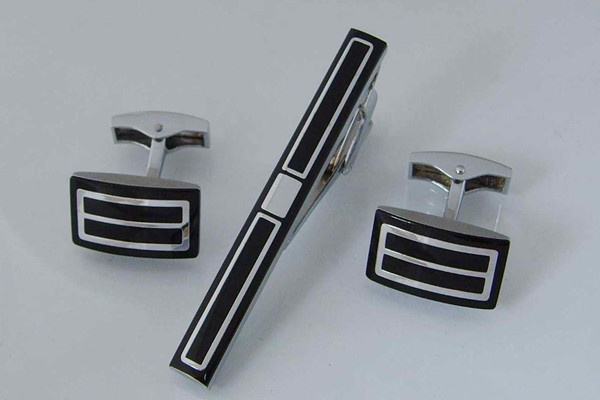 领带夹一般哪里有卖,领带的系法 步骤