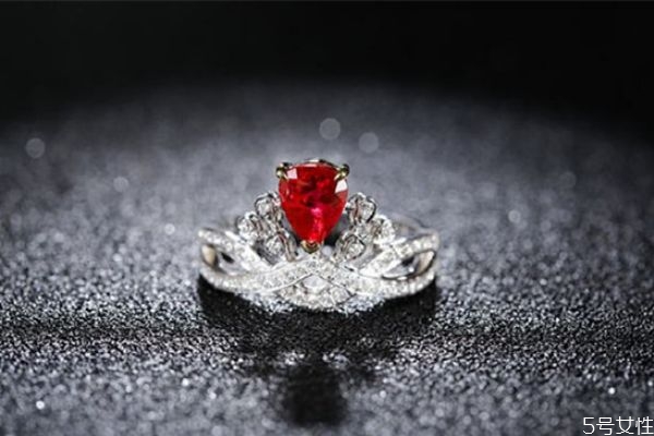 红宝石怎么看烧不烧紫外线灯,红宝石怎么看有烧没烧