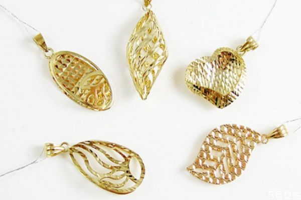 黄金铂金k金哪个贵,铂金比18k金贵多少 黄金铂金k金哪个贵,铂金比18k金贵多少