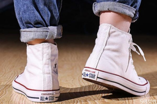 高帮鞋鞋带系法不露头视频,高帮鞋带系法不露鞋带