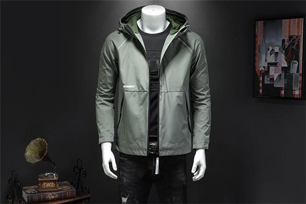 豆绿色夹克配什么裤子,豆绿色夹克怎么搭配