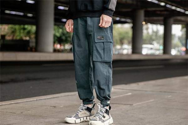 收裤脚的方法,裤子脚边长怎么收脚 收裤脚的方法,裤子脚边长怎么收脚