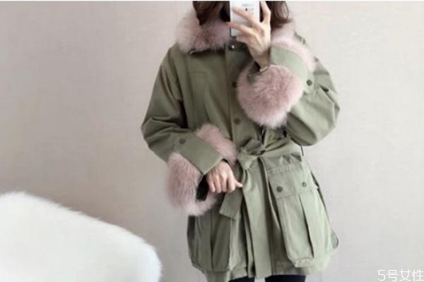 买羽绒服要不要带毛领,羽绒服买带毛领还是不带毛领的 买羽绒服要不要带毛领,羽绒服买带毛领还是不带毛领的