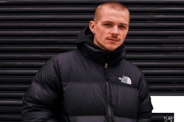 羽绒服要洗过再穿吗,刚到的羽绒服要洗吗