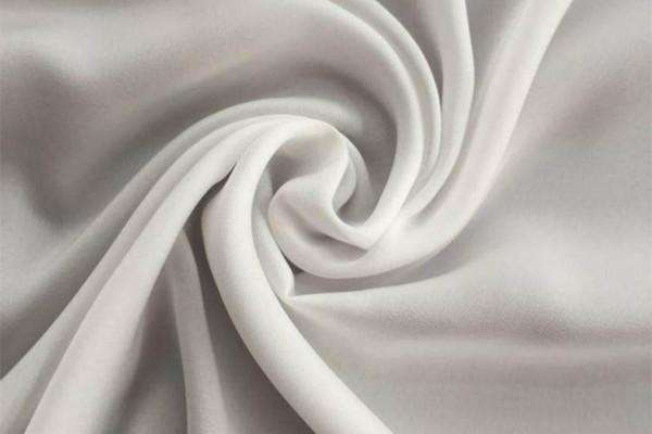 丝绸面料的特点和好处,丝绸面料的特点及用途