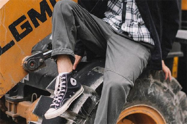 直筒工装裤女,工装裤和直筒裤的区别