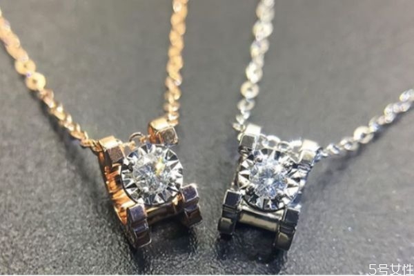 钻石白金项链可以戴着洗澡吗,白金项链洗澡的时候必须要摘掉吗