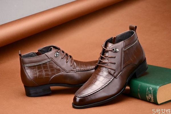 红蜻蜓皮鞋是哪里的品牌,红蜻蜓皮鞋和蜻蜓牌是两个牌子吗?