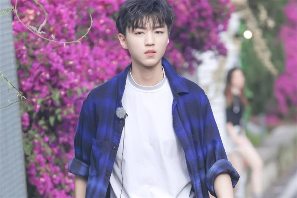 格子衬衫怎么搭配好看,格子衬衫品牌 奢侈品