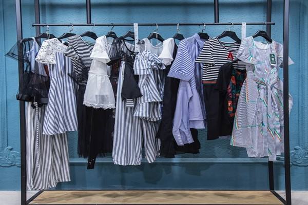 职业女性装扮的基本技巧,服装的保养 职业女性装扮的基本技巧,服装的保养