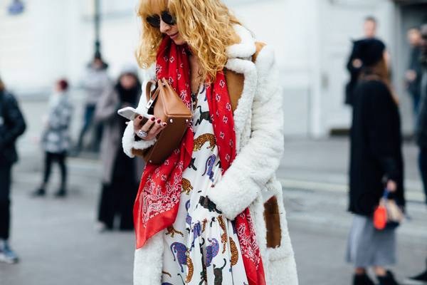 羊羔毛在里面还是在外面,外面是羊羔毛里面是皮叫什么