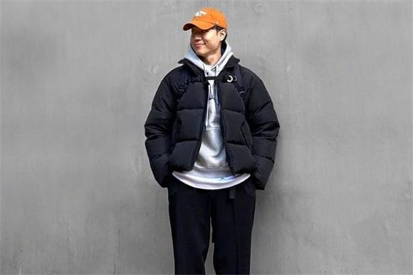 棉服搭配卫衣,卫衣配什么棉服好看