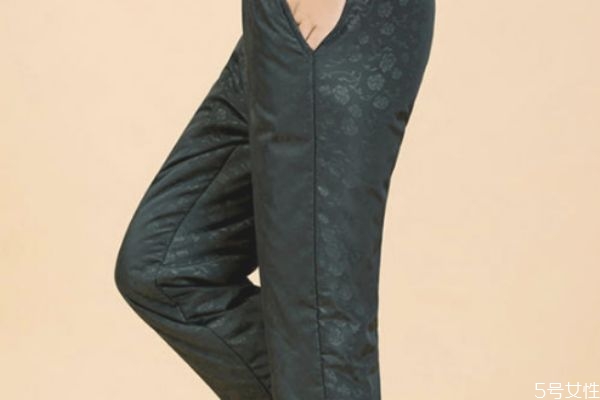 棉裤要买大一码吗,冬天的裤子是不是要买大一码的