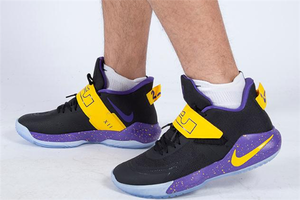 詹姆斯使节12有几个气垫,詹姆斯18气垫在哪