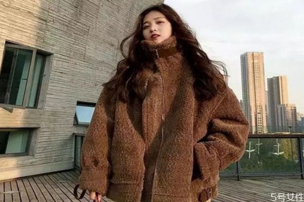 羊羔毛外套结块了怎么办,羊羔毛外套外面粘毛严重怎么办