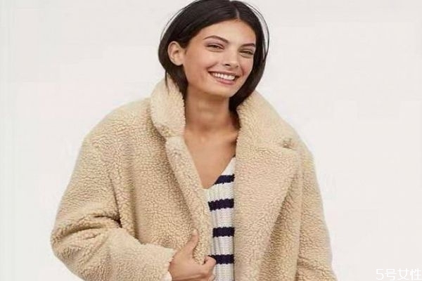 羊毛和羊羔毛哪个贵些,羊绒比羊毛贵,贵在哪里