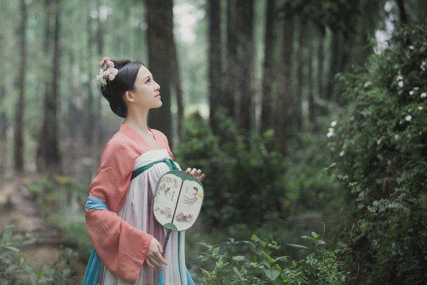 过年适合穿汉服吗,年会可以穿汉服当礼服吗