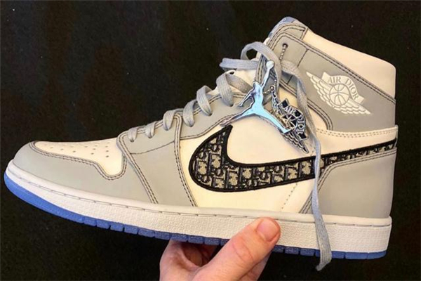 aj1迪奥联名什么时候发售的,迪奥aj联名鞋什么时候发售的