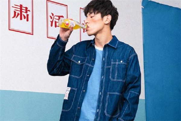 丹宁衬衫,丹宁衬衫是什么意思 丹宁衬衫,丹宁衬衫是什么意思