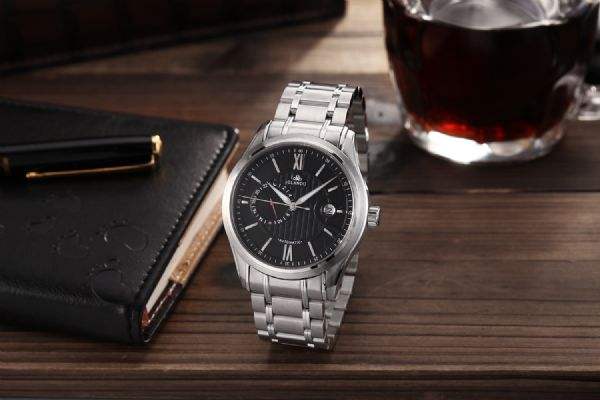 镜子手表怎么用,普通手表镜面碎了怎么自己修