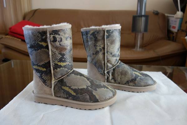 雪地靴鞋底什么材质好,雪地靴鞋面材质什么好