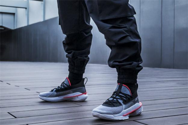 库里7代实战测评,库里8代测评