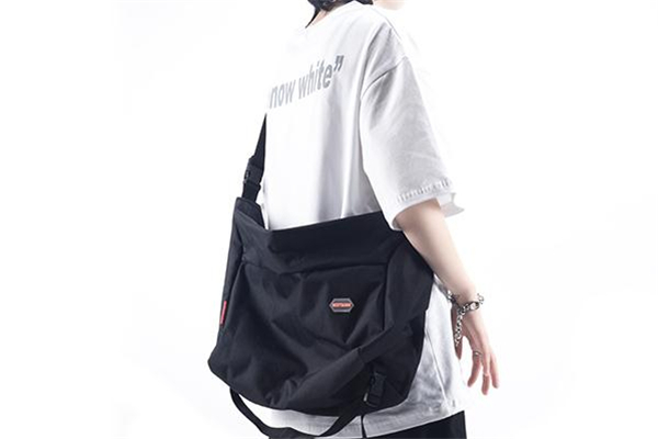 男士斜挎包推荐,女士背包斜挎包