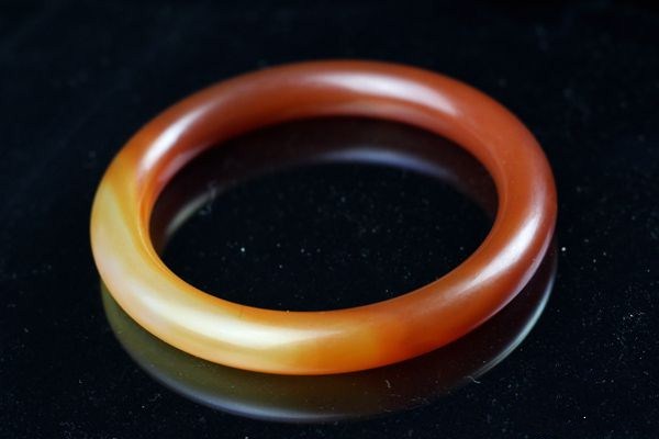 什么样的玛瑙手镯好,玛瑙手镯和玉镯的区别