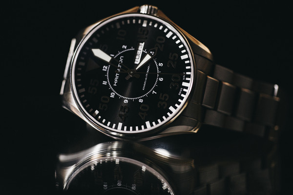 惠灵顿手表怎么换电池,小米手表更换电池